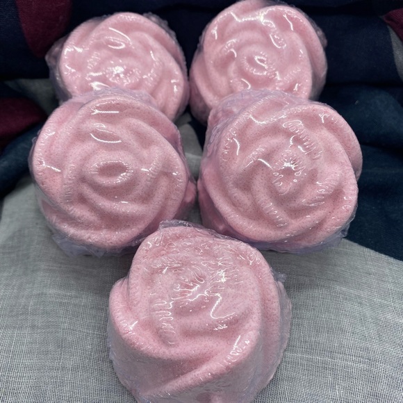 Set of 5 relaxing sage scented handcrafted shower steamers by Radiant Waves - Picture 2 of 4